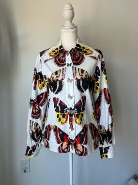 NWOT Meghan Fabulous “ Art To Wear “ Butterfly blouse with butterfly buttons